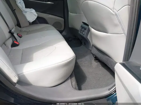 4T1B61HK2JU606182 2018 TOYOTA CAMRY - Image 8