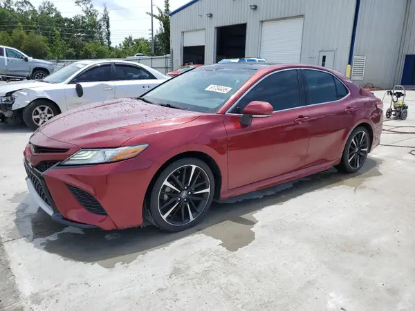 4T1B61HK2JU608143 2018 TOYOTA CAMRY - Image 1