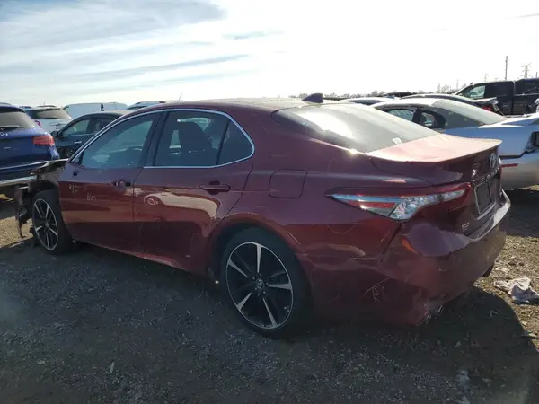 4T1B61HK2JU625220 2018 TOYOTA CAMRY - Image 2