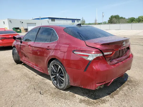 4T1B61HK2JU625749 2018 TOYOTA CAMRY - Image 2