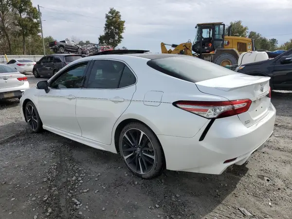 4T1B61HK2JU647914 2018 TOYOTA CAMRY - Image 2