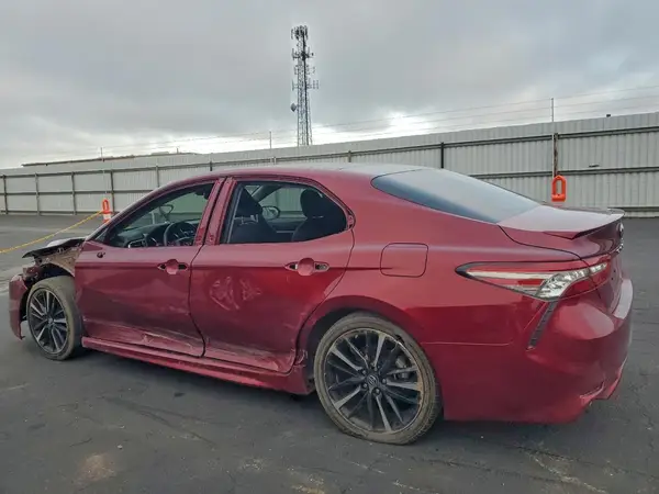 4T1B61HK2JU653227 2018 TOYOTA CAMRY - Image 2