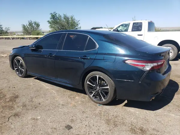 4T1B61HK2JU658685 2018 TOYOTA CAMRY - Image 2