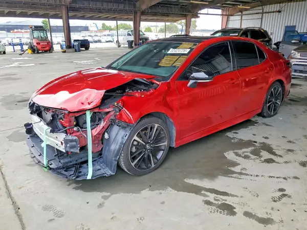 4T1B61HK2KU160102 2019 TOYOTA CAMRY - Image 1