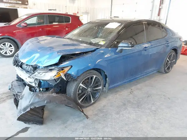 4T1B61HK2KU161850 2019 TOYOTA CAMRY - Image 2