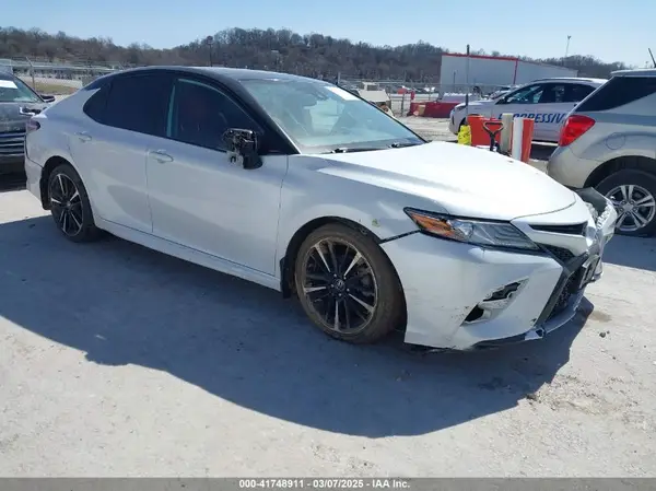 4T1B61HK2KU197084 2019 TOYOTA CAMRY - Image 1