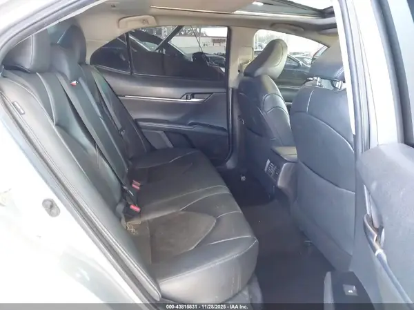 4T1B61HK2KU207208 2019 TOYOTA CAMRY - Image 8