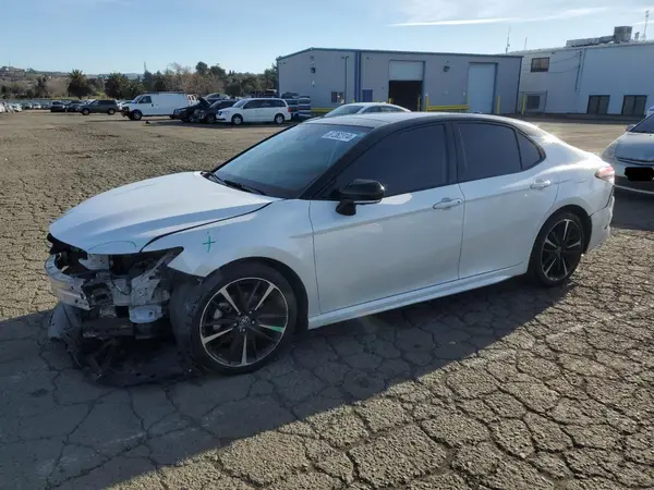 4T1B61HK2KU231783 2019 TOYOTA CAMRY - Image 1