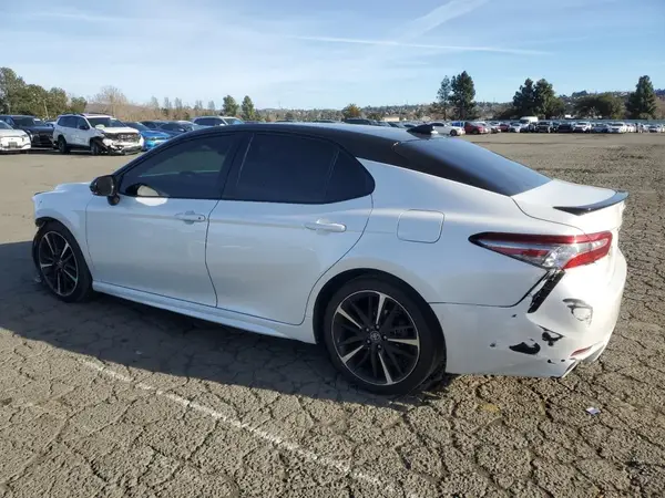 4T1B61HK2KU231783 2019 TOYOTA CAMRY - Image 2