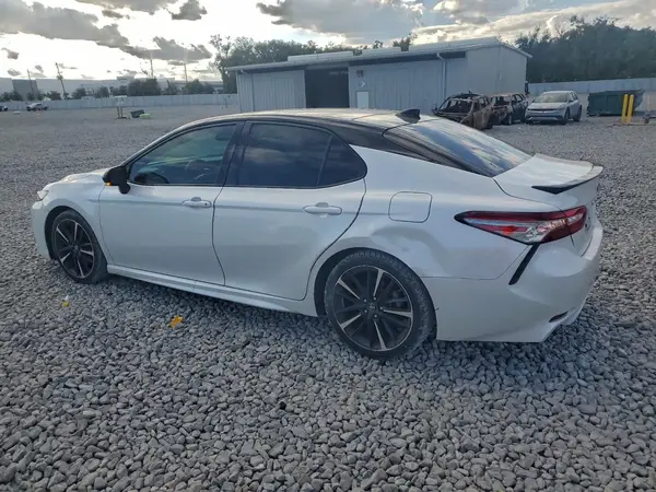 4T1B61HK2KU250298 2019 TOYOTA CAMRY - Image 2