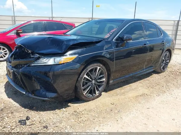 4T1B61HK2KU255792 2019 TOYOTA CAMRY - Image 2