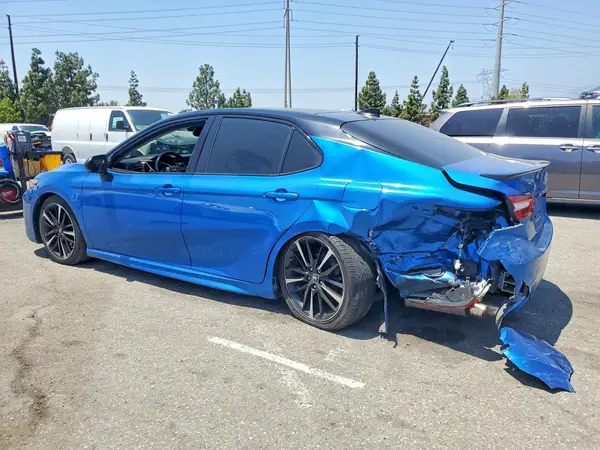 4T1B61HK2KU262242 2019 TOYOTA CAMRY - Image 2