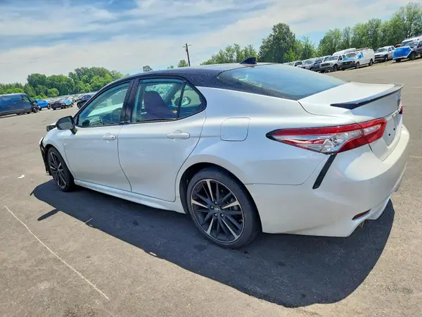4T1B61HK2KU262466 2019 TOYOTA CAMRY - Image 2