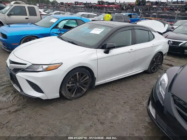 4T1B61HK2KU273564 2019 TOYOTA CAMRY - Image 2