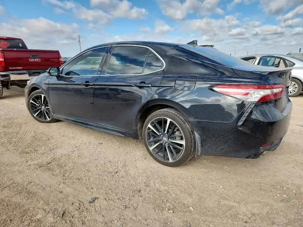 4T1B61HK2KU704646 2019 TOYOTA CAMRY - Image 2