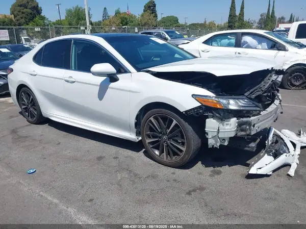 4T1B61HK2KU716411 2019 TOYOTA CAMRY - Image 1