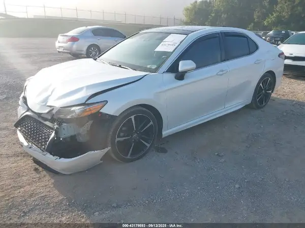 4T1B61HK2KU719308 2019 TOYOTA CAMRY - Image 2
