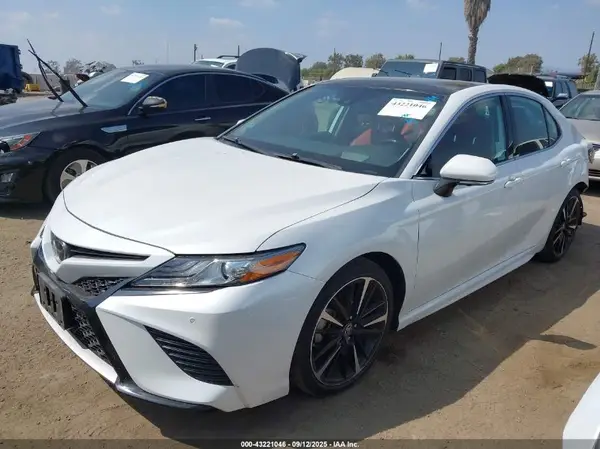4T1B61HK2KU723777 2019 TOYOTA CAMRY - Image 2