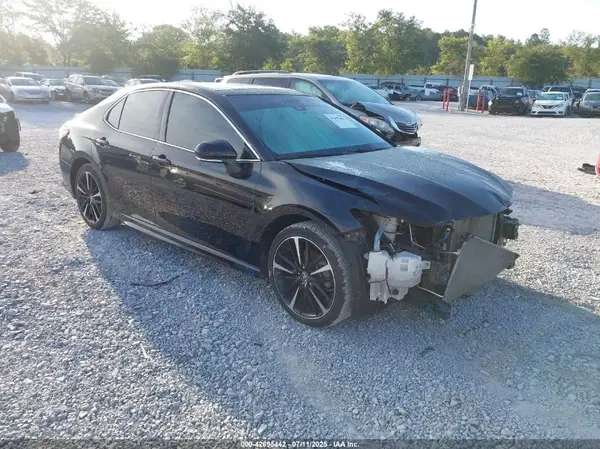 4T1B61HK2KU730082 2019 TOYOTA CAMRY - Image 1