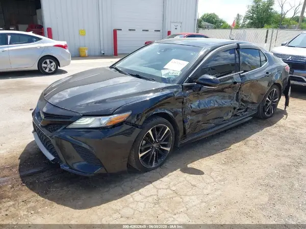 4T1B61HK2KU751420 2019 TOYOTA CAMRY - Image 2