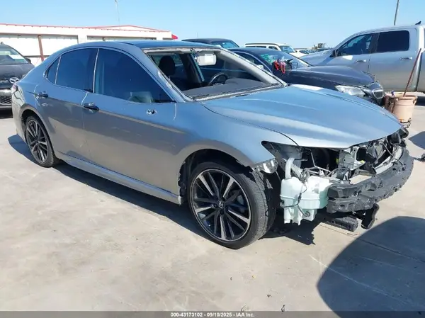 4T1B61HK2KU757301 2019 TOYOTA CAMRY - Image 1