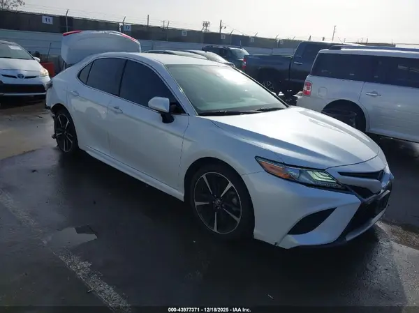 4T1B61HK2KU766094 2019 TOYOTA CAMRY - Image 1