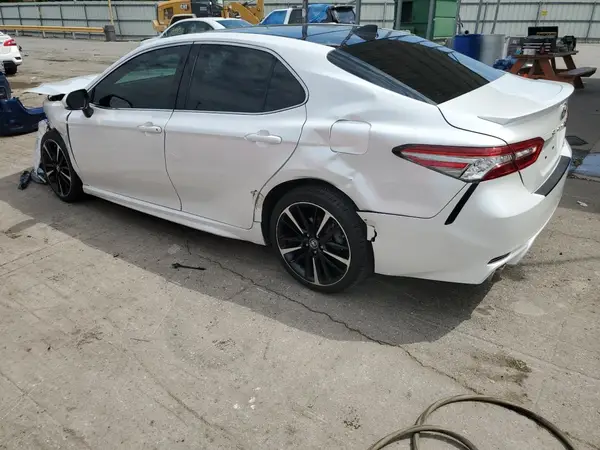 4T1B61HK2KU797183 2019 TOYOTA CAMRY - Image 2
