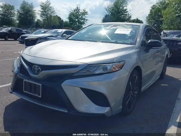4T1B61HK2KU805640 2019 TOYOTA CAMRY - Image 2