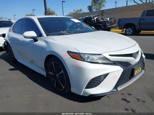 4T1B61HK2KU809347 2019 TOYOTA CAMRY - Image 1