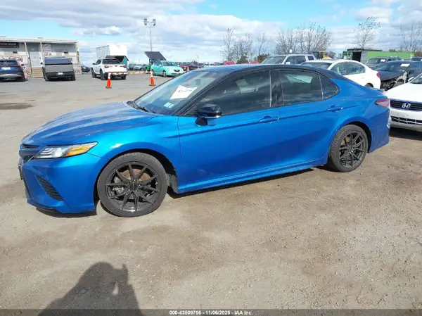 4T1B61HK3JU002186 2018 TOYOTA CAMRY - Image 2