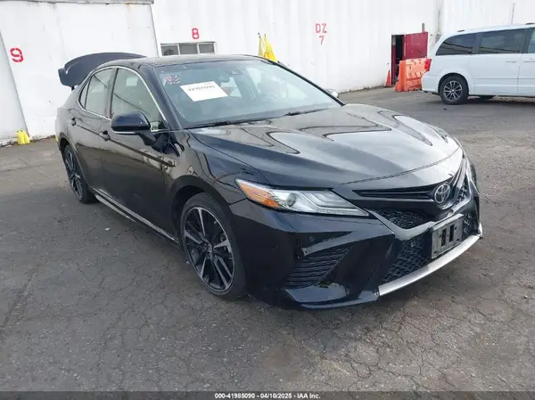 4T1B61HK3JU005427 2018 TOYOTA CAMRY - Image 1
