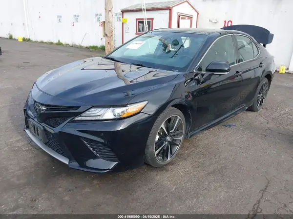 4T1B61HK3JU005427 2018 TOYOTA CAMRY - Image 2
