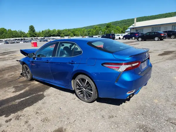 4T1B61HK3JU008361 2018 TOYOTA CAMRY - Image 2