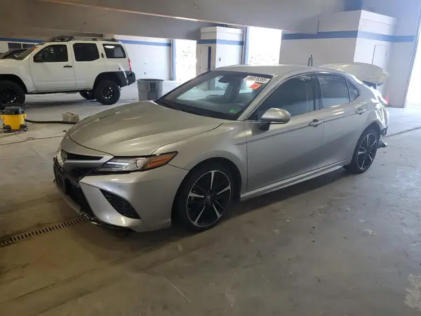 4T1B61HK3JU011969 2018 TOYOTA CAMRY - Image 1