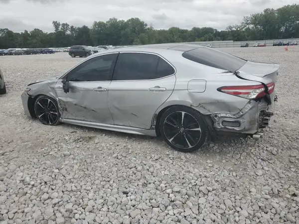 4T1B61HK3JU017254 2018 TOYOTA CAMRY - Image 2
