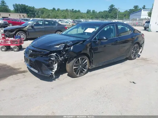 4T1B61HK3JU027511 2018 TOYOTA CAMRY - Image 2