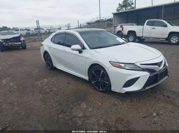 4T1B61HK3JU038265 2018 TOYOTA CAMRY - Image 1