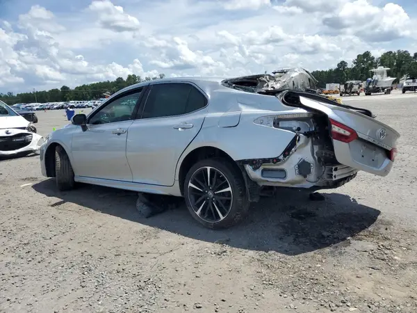 4T1B61HK3JU053171 2018 TOYOTA CAMRY - Image 2