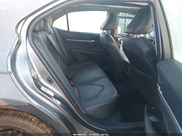 4T1B61HK3JU058581 2018 TOYOTA CAMRY - Image 8