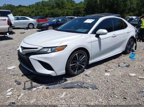 4T1B61HK3JU073114 2018 TOYOTA CAMRY - Image 2