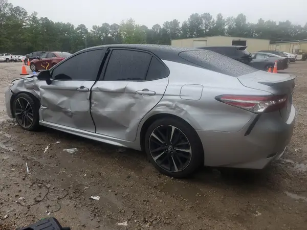 4T1B61HK3JU077177 2018 TOYOTA CAMRY - Image 2