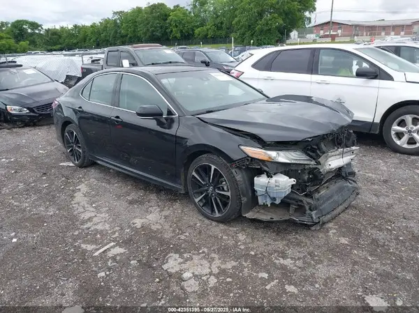 4T1B61HK3JU083500 2018 TOYOTA CAMRY - Image 1