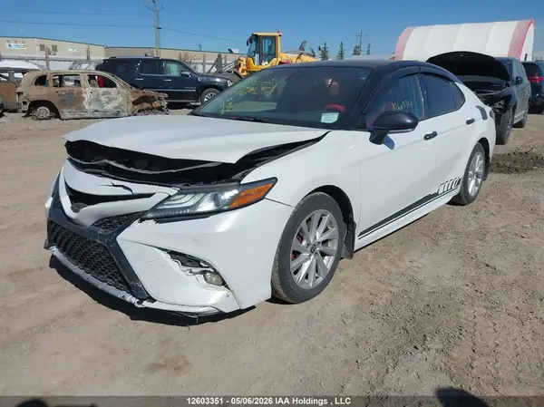 4T1B61HK3JU084310 2018 TOYOTA CAMRY - Image 2