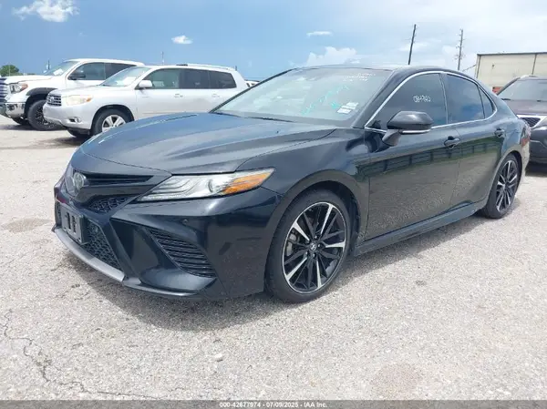 4T1B61HK3JU084940 2018 TOYOTA CAMRY - Image 2