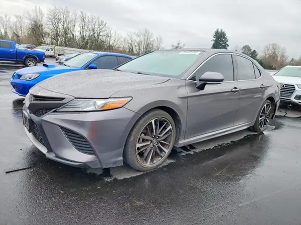 4T1B61HK3JU093654 2018 TOYOTA CAMRY - Image 1