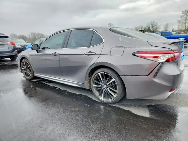 4T1B61HK3JU093654 2018 TOYOTA CAMRY - Image 2