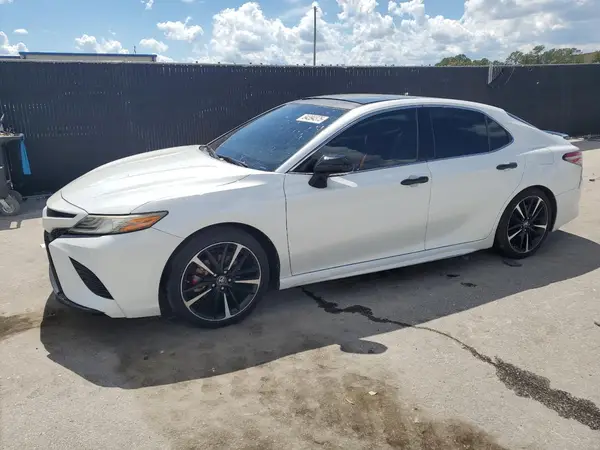 4T1B61HK3JU094710 2018 TOYOTA CAMRY - Image 1