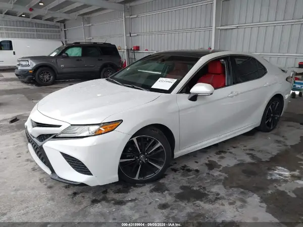 4T1B61HK3JU102336 2018 TOYOTA CAMRY - Image 2