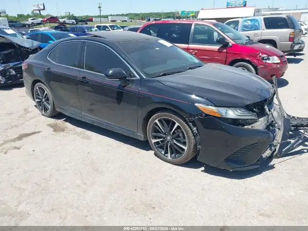 4T1B61HK3JU102949 2018 TOYOTA CAMRY - Image 1