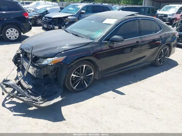 4T1B61HK3JU102949 2018 TOYOTA CAMRY - Image 2